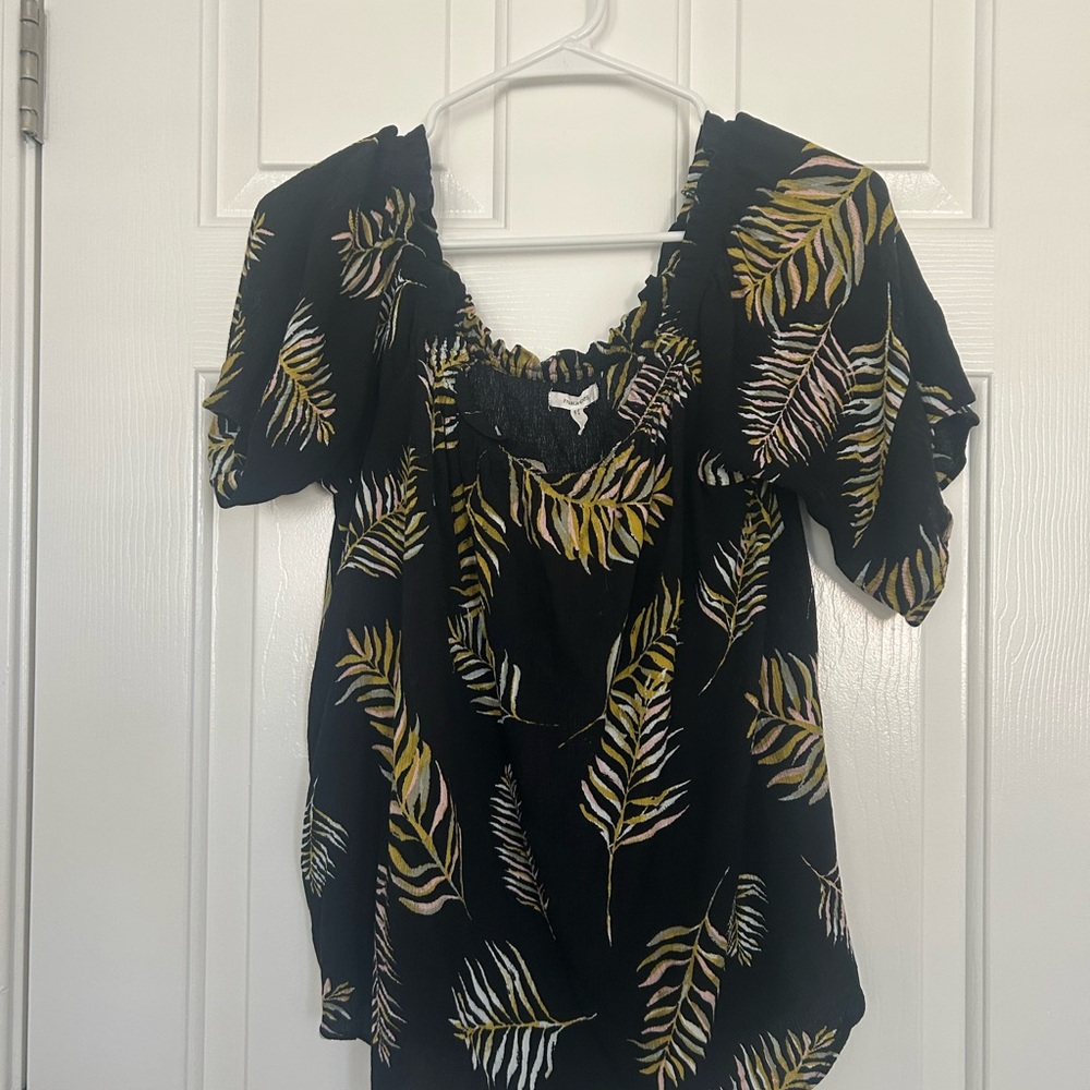 Black Leaf Print Maurices Women's Top, size XL